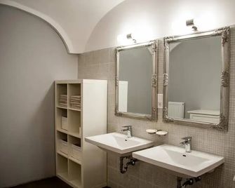 4 Rooms - Maribor