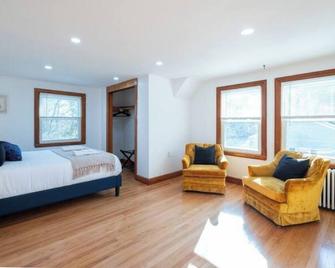 Charming 2-bedroom house in marvelous Montville with WiFi, AC - Montville - Bedroom