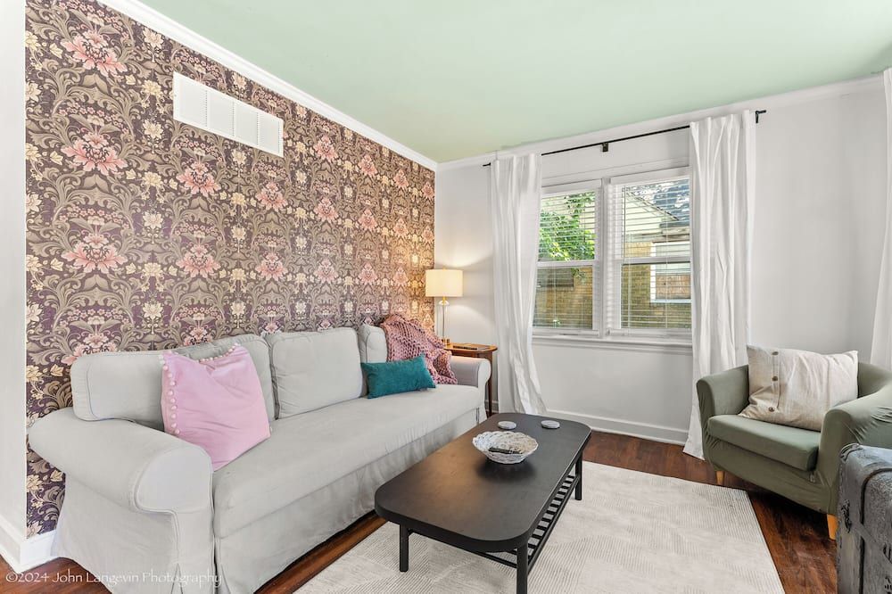 Cozy and Quiet East Memphis Duplex - ממפיס - סלון