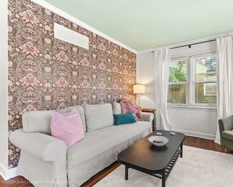 Cozy and Quiet East Memphis Duplex - Memphis - Living room