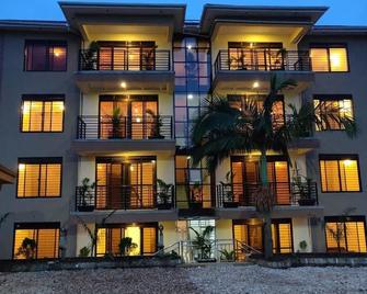Kampala Suburbs Apartment - Kampala - Building