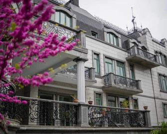 Hotel O. Galogre - Batumi - Toà nhà