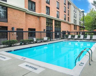 Minutes from History: Room w/ Free Breakfast Near Downtown Annapolis - Annapolis - Pool