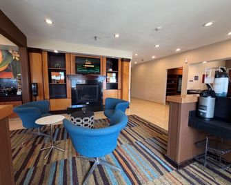 SureStay by Best Western Bismarck - Bismarck - Salónek