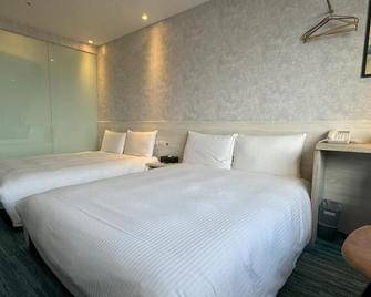 Sky Gate Hotel - Taipei City - Bedroom
