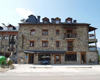 El Puente - Benasque - Building