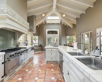 Exquisite Wine Country Villa, Winery And Wine Cave, Villa Montebella - Glen Ellen - Cocina