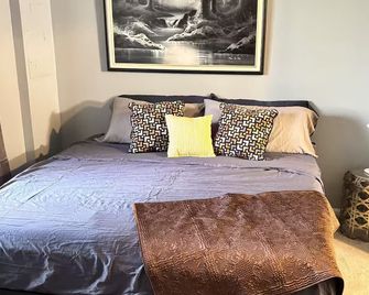 Cozy Retreat with LED and Balcony - Charlotte - Bedroom