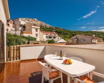 Beautiful Apartment In Jurandvor - Baška - Balcone