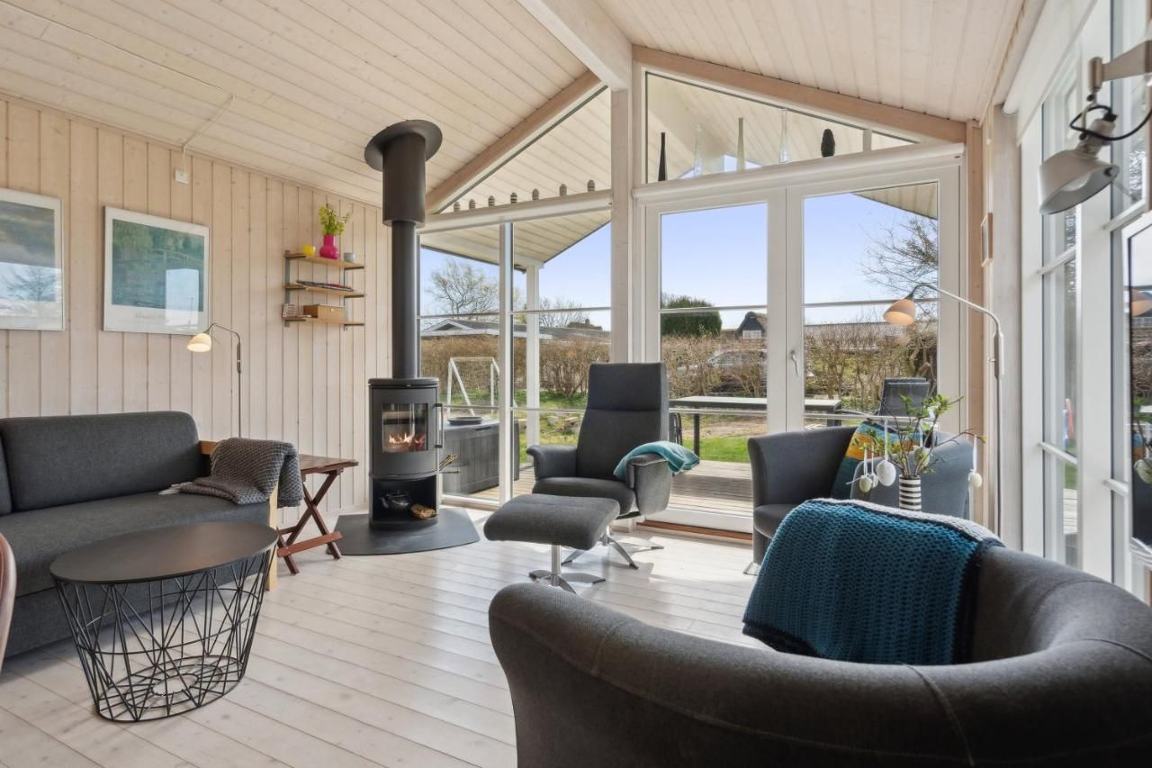 8-Person Holidayhome Close To Childfriendly Beach – Vejle