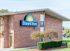 Days Inn by Wyndham Niles - Niles - Gebouw