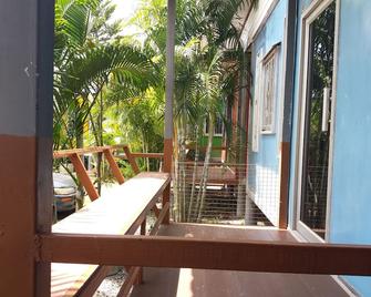 Nakhonyok Homestay - Nakhon Nayok - Balcón