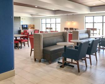 Holiday Inn Express & Suites Lubbock West, An IHG Hotel - Lubbock - Lounge