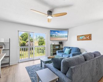 Perdido Beach Bungalow - Pensacola - Wohnzimmer