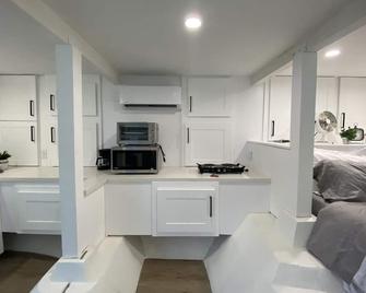 Furnished Studio Vacation Rental 30 Day Minimum - San Clemente - Kitchen