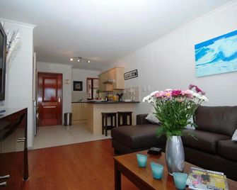 13 Bella Rosa Apartment - Durbanville - Living room