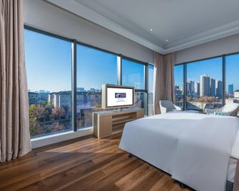 Holiday Inn Express Kaifeng City Center By IHG - Kaifeng - Bedroom
