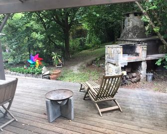Authentic stone house in an old farmyard - Hamoir - Patio