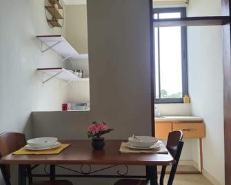 Spacious Holiday Let Wi-Fi & Private Amenities Oyibi - Aburi - Dining room