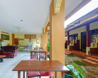 The Ellen Hotel by ecommerceloka - Senggigi - Restaurant