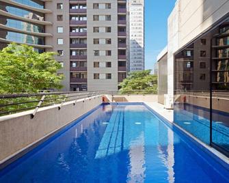 Staybridge Suites Corona South - Corona - Pool