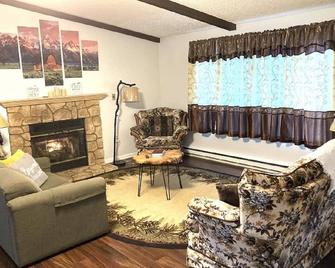 Black Bear Lodge @ Middle Creek - Stevens - Living room