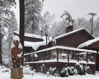 Bass Lake Cabin only 1.5 miles to the lake. Hiking trails on the property. - Wishon - Building