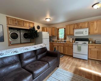 1br+ Spruce Woods Lookout - Seward - Kitchen