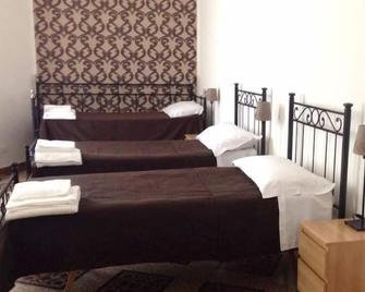 Hostel Castello Maggiore - Roma - Camera da letto