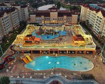 Minutes away from you're next adventure! - Celebration - Pool