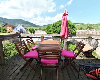 Côté Vignes , Appartement 4 personnes à Kaysersberg Vignoble - 2 chambres, terrasse, parking - Kaysersberg-Vignoble - Hàng hiên