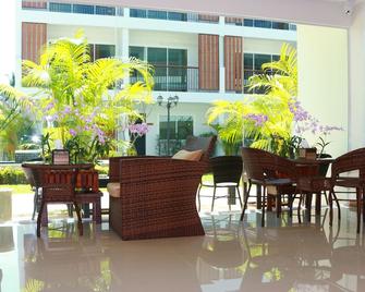 Crystal Lamai Hotel - Ko Samui - Patio