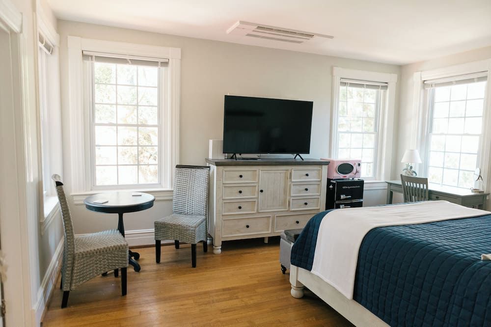 The Carriage House Inn Bed and Breakfast - Southport