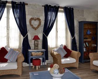 Le Manoir @ Chez Fins Bois - Néré - Sala de estar