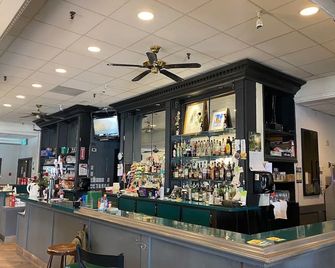 Fully Furnished Renovated rooms - Vanderhoof - Bar