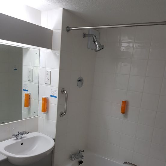 Days Inn by Wyndham Membury M4 image 1
