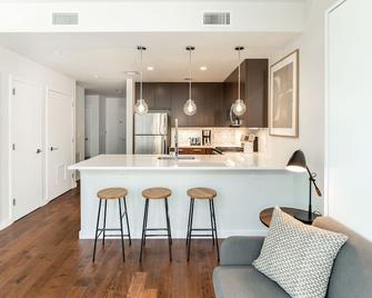 Kislak 601 1BR Penthouse with Stunning Rooftop Terrace - Newark - Cozinha