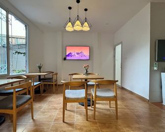 Urban Slumber Hostel - Hanoi - Dining room