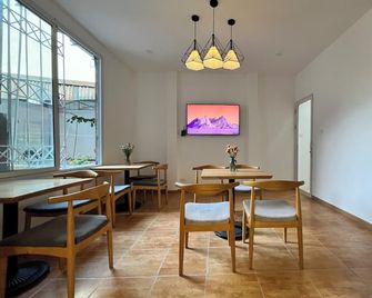 Urban Slumber Hostel - Hanoi - Dining room