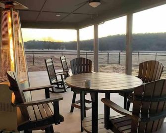 Brazos River Ranch near PK & Rocker B Ranch - Mineral Wells - Balcony