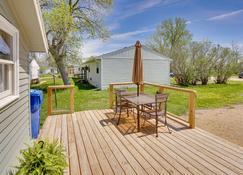 Vacation Rental Near South Dakota State University - Brookings - Patio