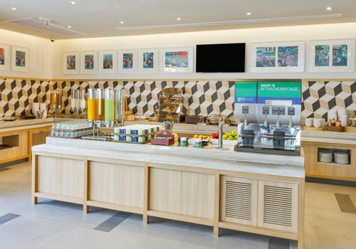 Holiday Inn Express Bangkok Sathorn 36 Bangkok Hotel Deals Reviews Kayak Holiday Inn Express Bangkok Sathorn 36 Bangkok Hotel Deals Reviews Kayak