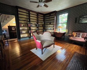 Highland Bed & Breakfast - Meadville - Sala de estar