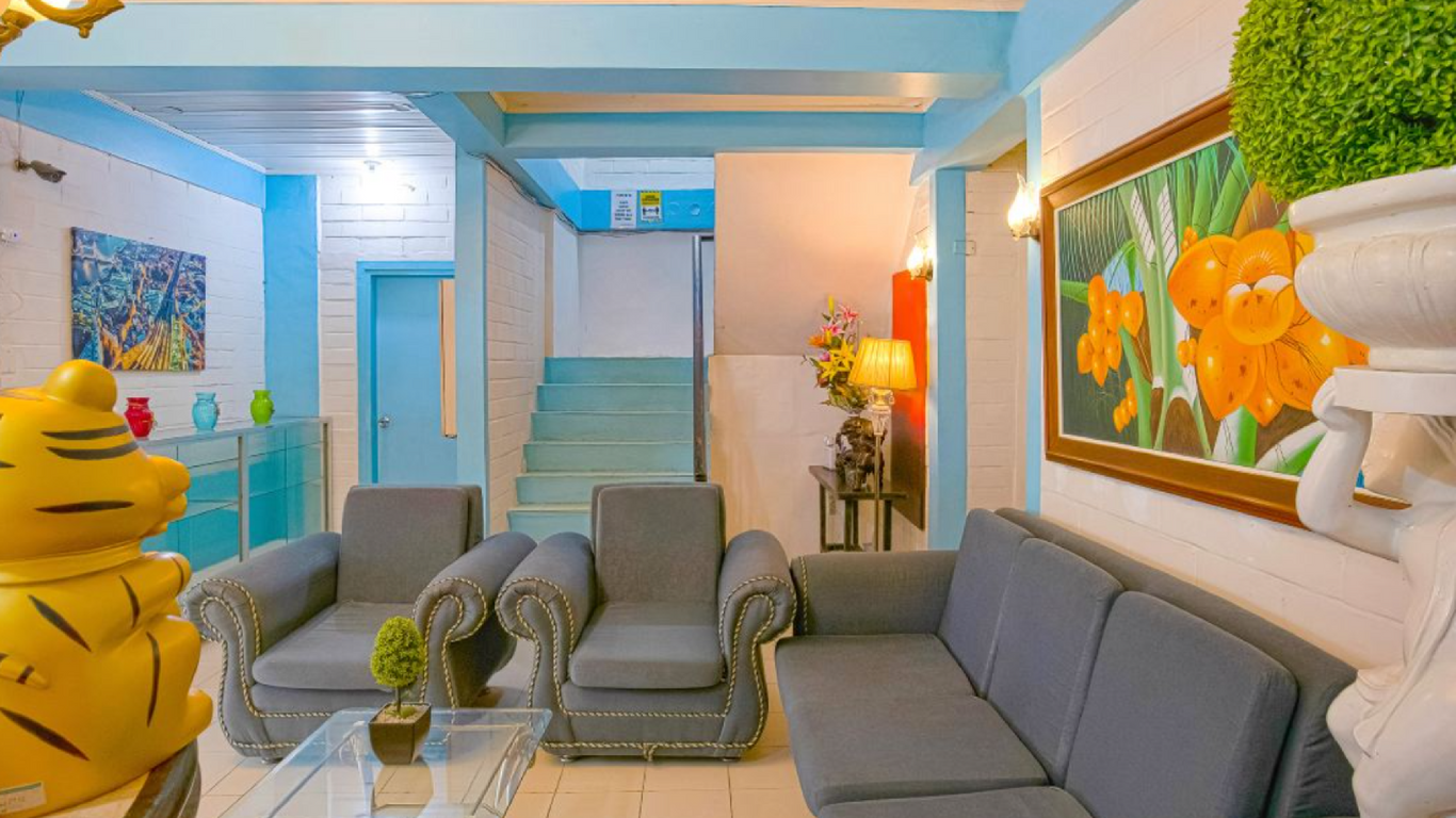 RedDoorz @ La Maria Pension And Tourist Inn