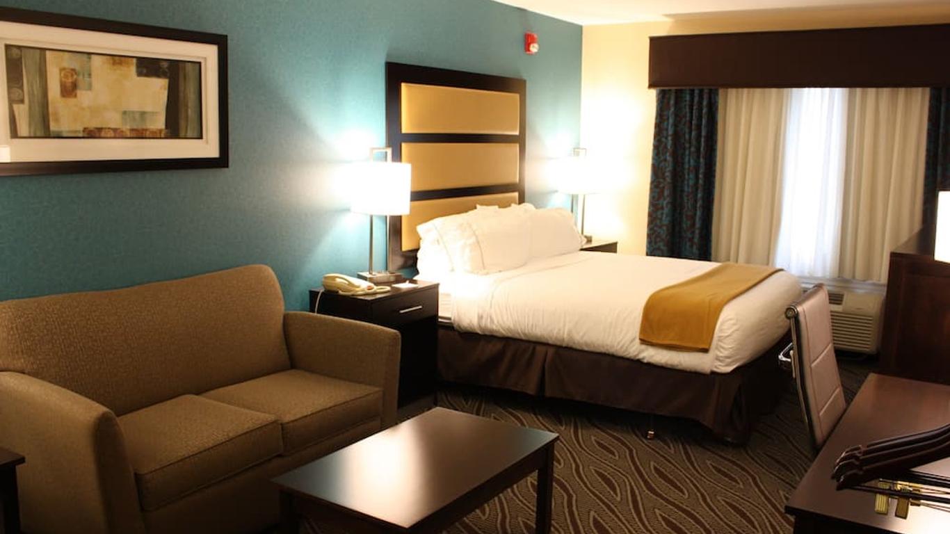 Holiday Inn Express Ludlow - Chicopee Area