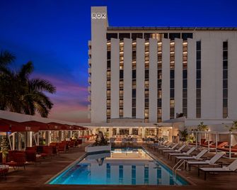 ROK Hotel Kingston, Tapestry Collection by Hilton - קינגסטון - בניין