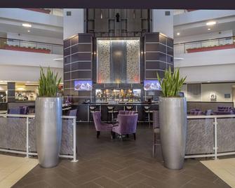 Embassy Suites by Hilton St. Louis Airport - Bridgeton - Lobby