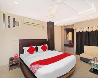 OYO 29345 Hotel Samrat - Durg - Habitación