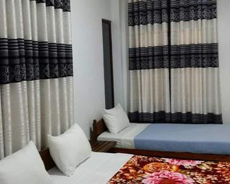 Tea breeze Motel - Nallathanniya - Habitación