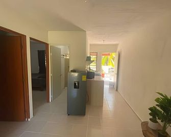 Casa Las Palmas Playa La Saladita - Zihuatanejo - Pasillo